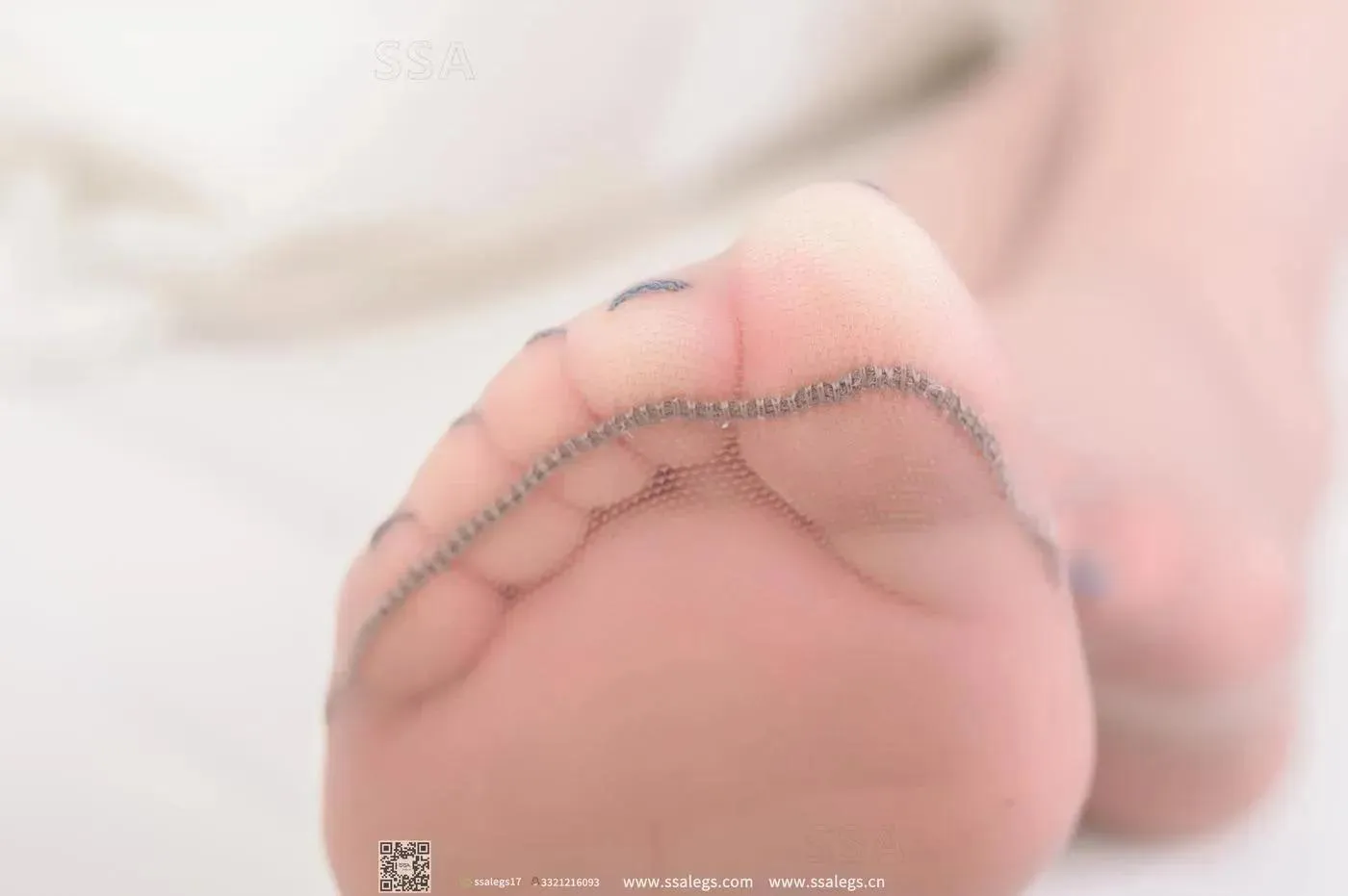 [SSA丝社]超清写真 NO.313 娜娜美艳绝伦的御姐咖啡丝美腿[24] [46P]插图4